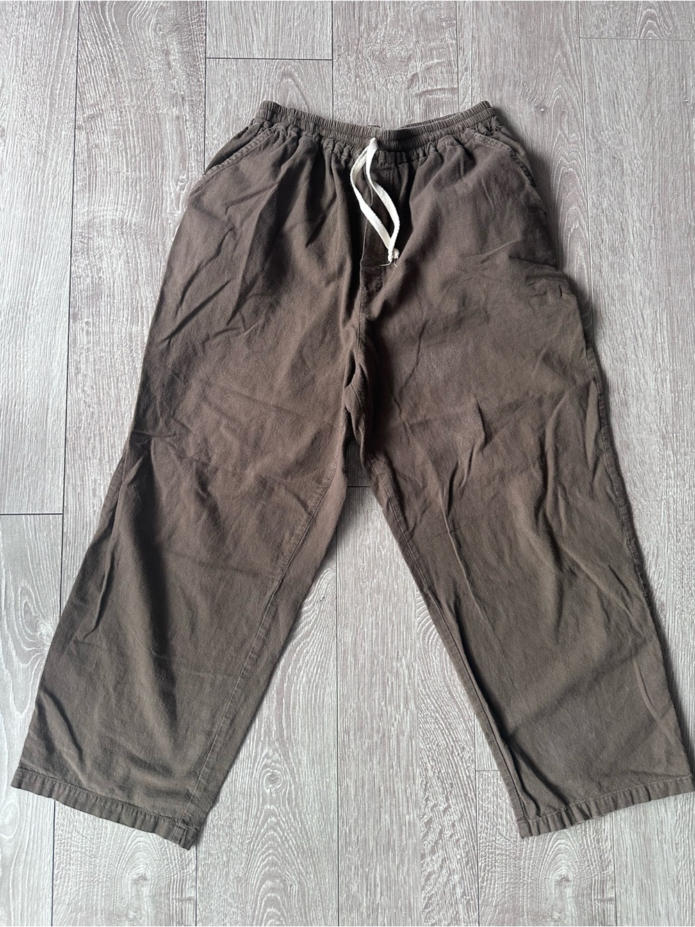 AKIRA Minimalist Drawstring Pants